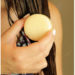 SOINS CAPILAIRE À L'HUILE...